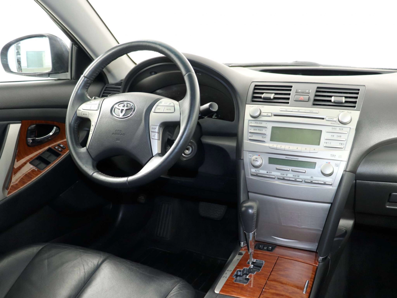 Интерьер Toyota Camry  