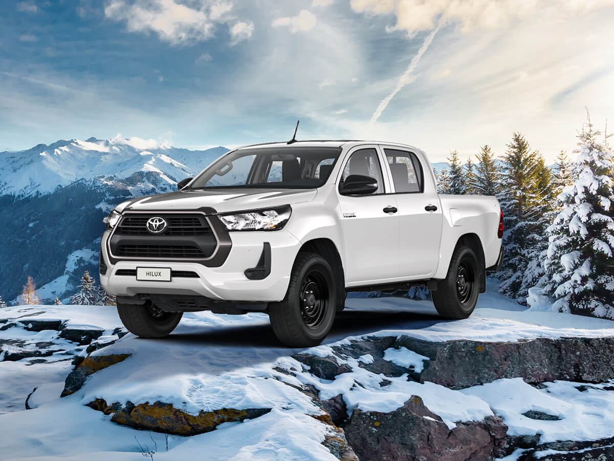 Тойота запустила продажи Hilux c&nbsp;бензиновым двигателем 2,7 литра